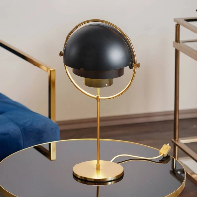 GUBI Stolní lampa GUBI Multi-Lite, výška 50 cm, mosaz/černá