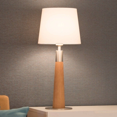 HerzBlut HerzBlut Conico stolní lampa bílá, dub olej, 58cm