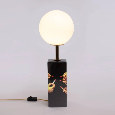 SELETTI LED stolní lampa Toiletpaper s motivem rtěnky